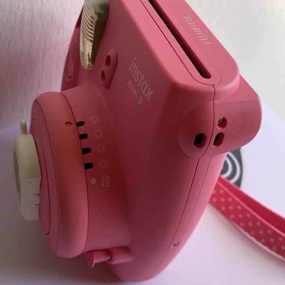Fujifilm Instax Mini 9 Polaroid Camera - Picture 6 of 9